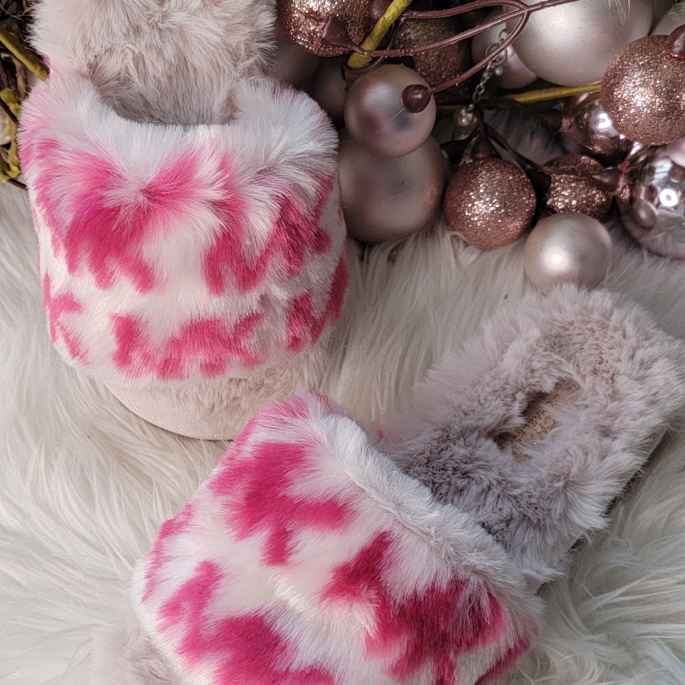 MICHAEL KORS Janis Slid plush slippers Brand new